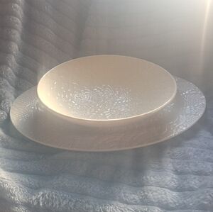Textured Cream Dinnerware Set